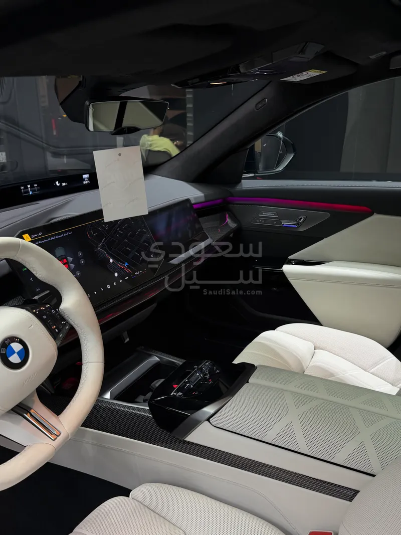 2027 بي ام دبليو الفئة السابعة 735أي