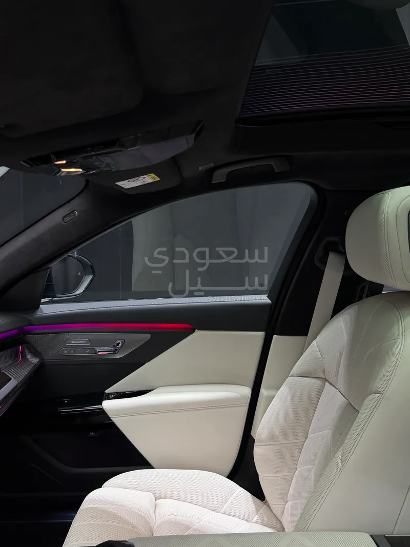 2027 بي ام دبليو الفئة السابعة 735أي