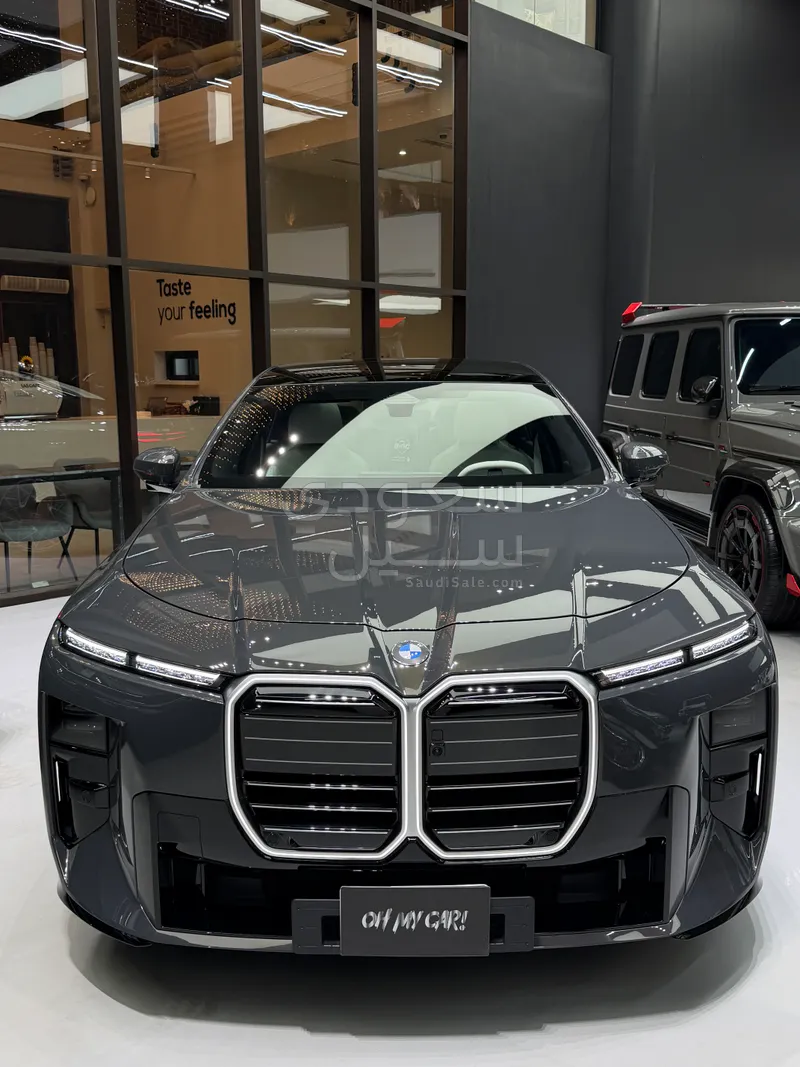2027 بي ام دبليو الفئة السابعة 735أي