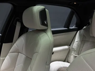 2027 بي ام دبليو الفئة السابعة 735أي
