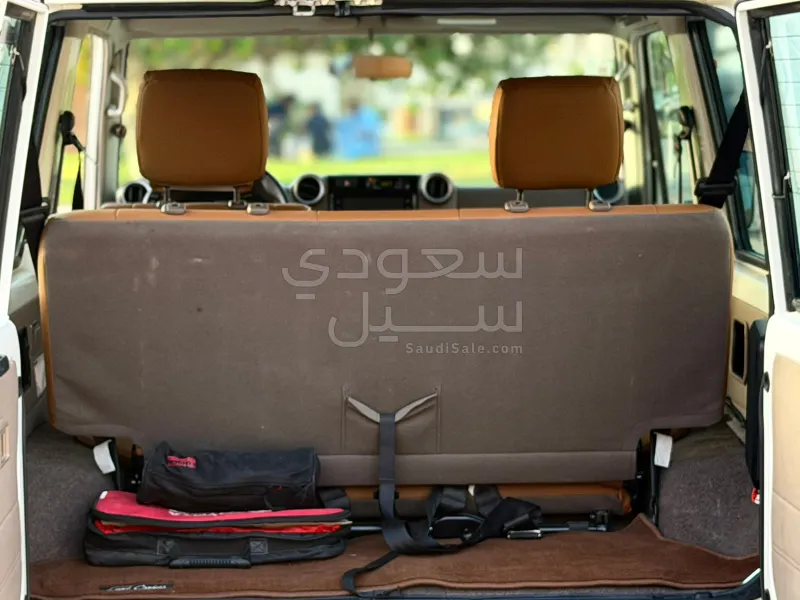 2022 تويوتا لاند كروزر ربع