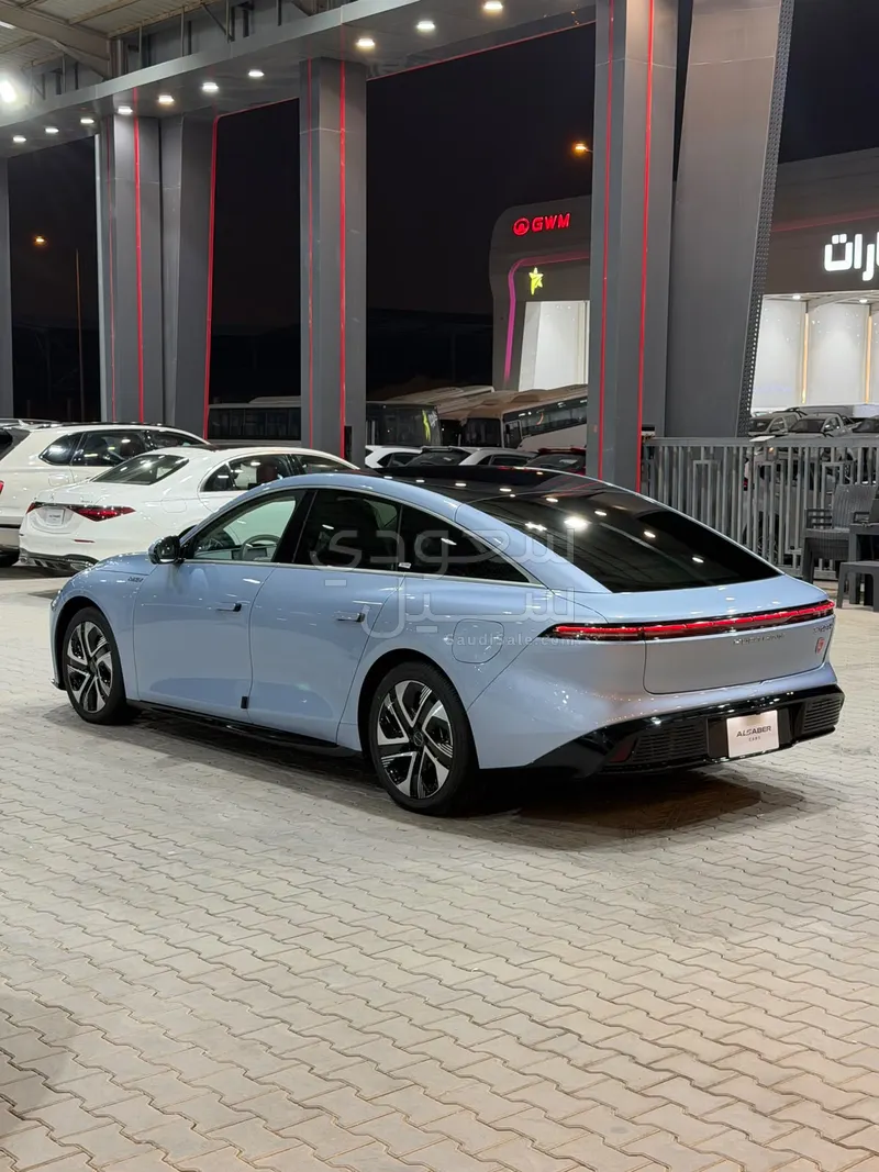 2027 فور ثينج اس٧ ريف