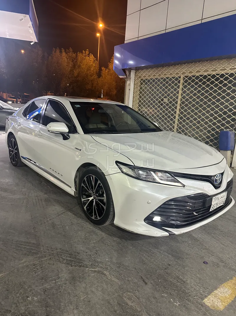 2019 تويوتا كامري ال اي