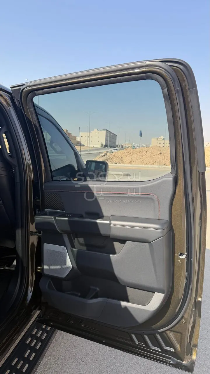 2025 فورد اف 150 رابتور