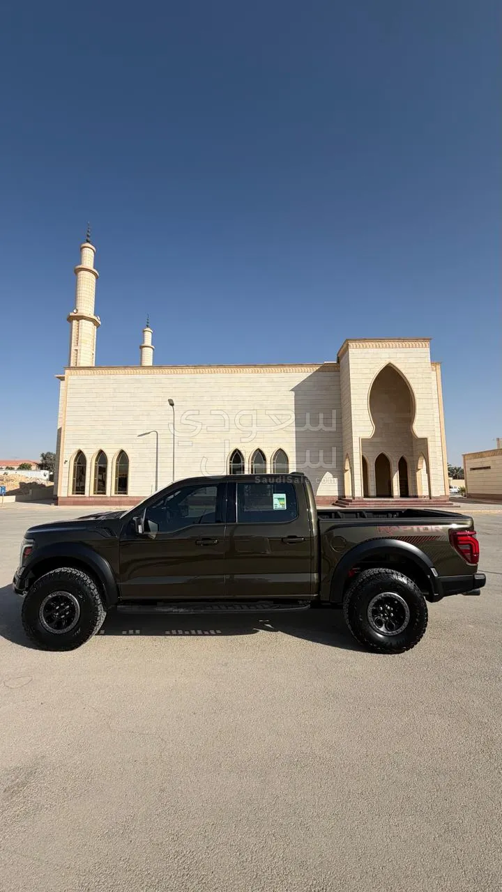 2025 فورد اف 150 رابتور