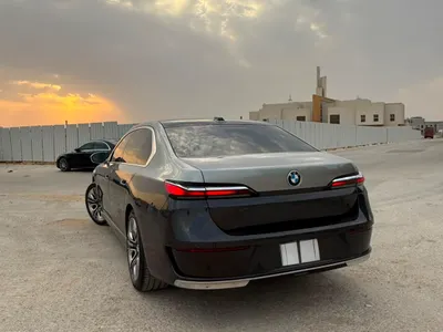 2024 بي ام دبليو الفئة السابعة 735 إل أي