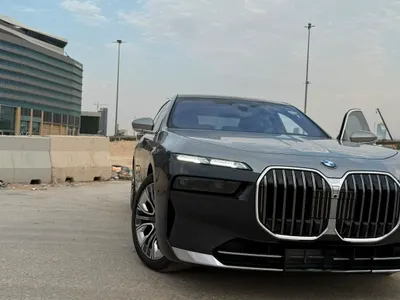 2024 بي ام دبليو الفئة السابعة 735 إل أي