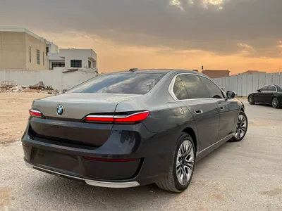 2024 بي ام دبليو الفئة السابعة 735 إل أي
