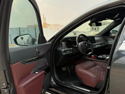 2024 بي ام دبليو الفئة السابعة 735 إل أي