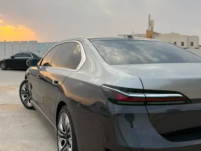 2024 بي ام دبليو الفئة السابعة 735 إل أي