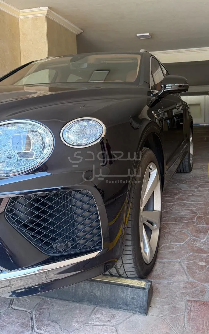 2023 بنتلي بنتايجا اس يو في