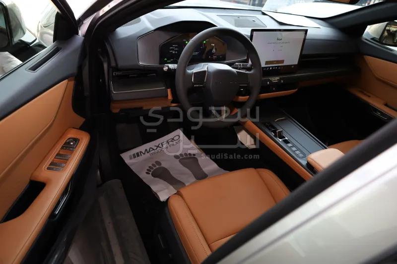 2026 لكزس إي إس 350