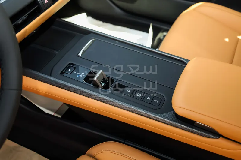2026 لكزس إي إس 350