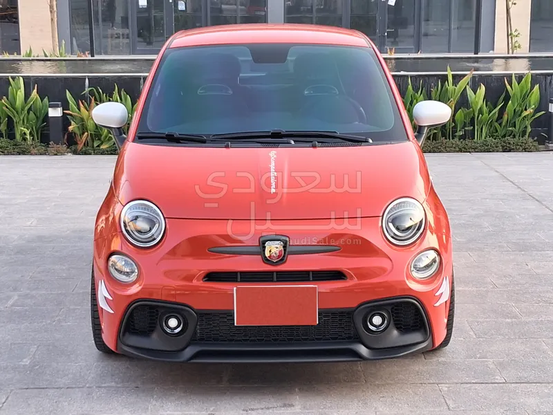 2024 فيات ابارث 695 توريزمو
