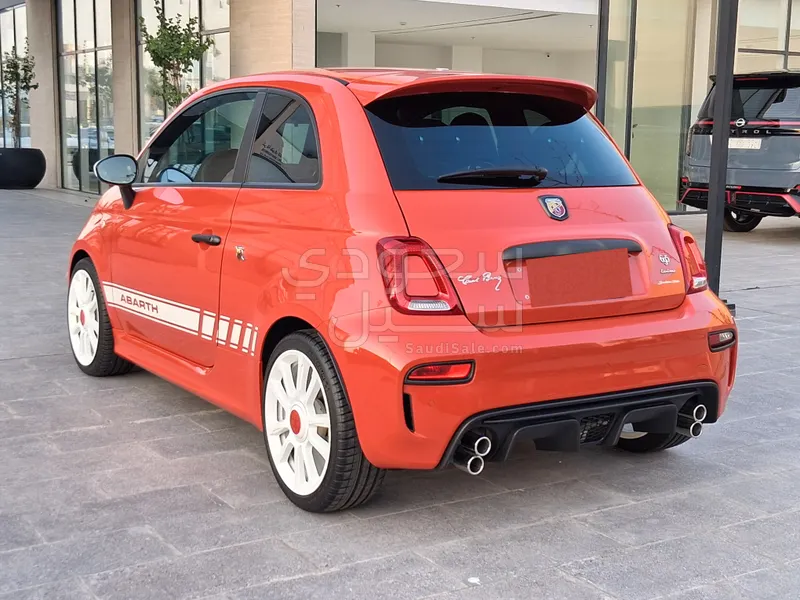 2024 فيات ابارث 695 توريزمو