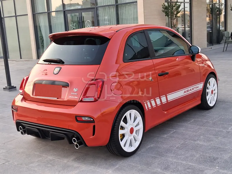 2024 فيات ابارث 695 توريزمو