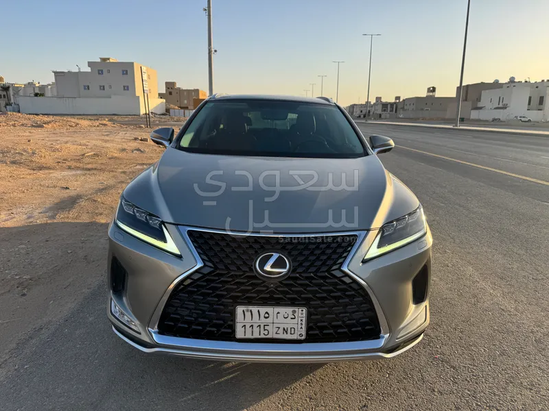 2021 لكزس أر إكس 350