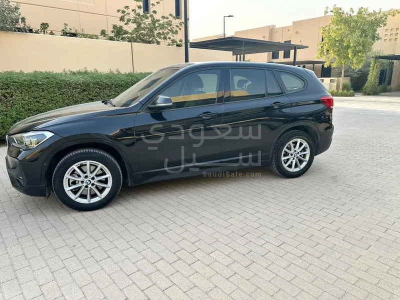 2022 بي ام دبليو الفئة اكس 1