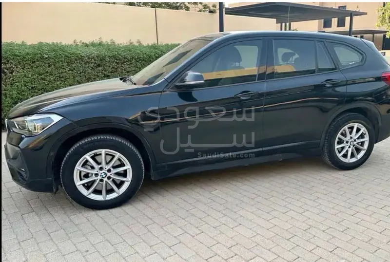 2022 بي ام دبليو الفئة اكس 1