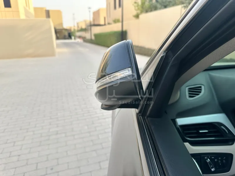 2022 بي ام دبليو الفئة اكس 1