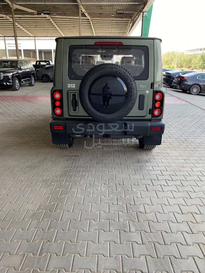 2027 باو 212 T01