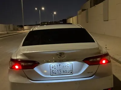 2021 تويوتا كامري جي ال اي