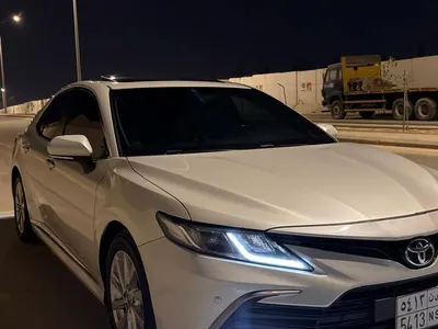2021 تويوتا كامري جي ال اي
