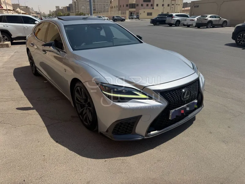 2021 لكزس إل إس 500إف