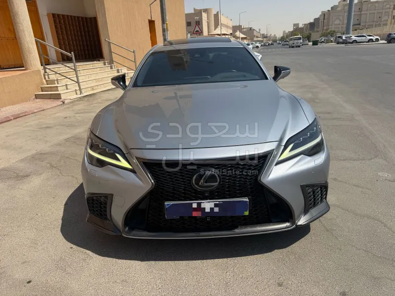 2021 لكزس إل إس 500إف