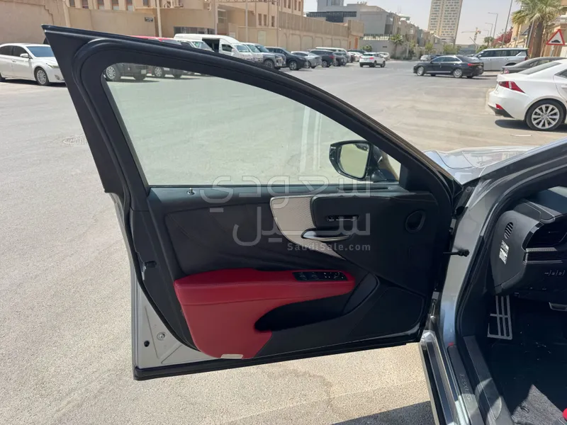 2021 لكزس إل إس 500إف