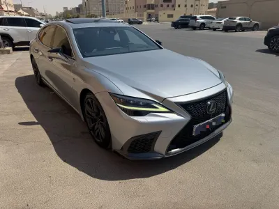 2021 لكزس إل إس 500إف