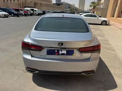 2021 لكزس إل إس 500إف