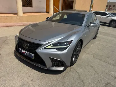 2021 لكزس إل إس 500إف