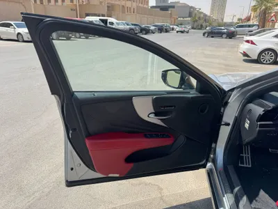 2021 لكزس إل إس 500إف
