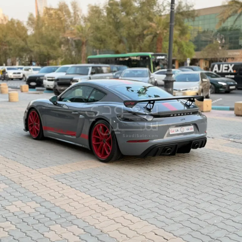 2023 بورش 911 جي تي 4