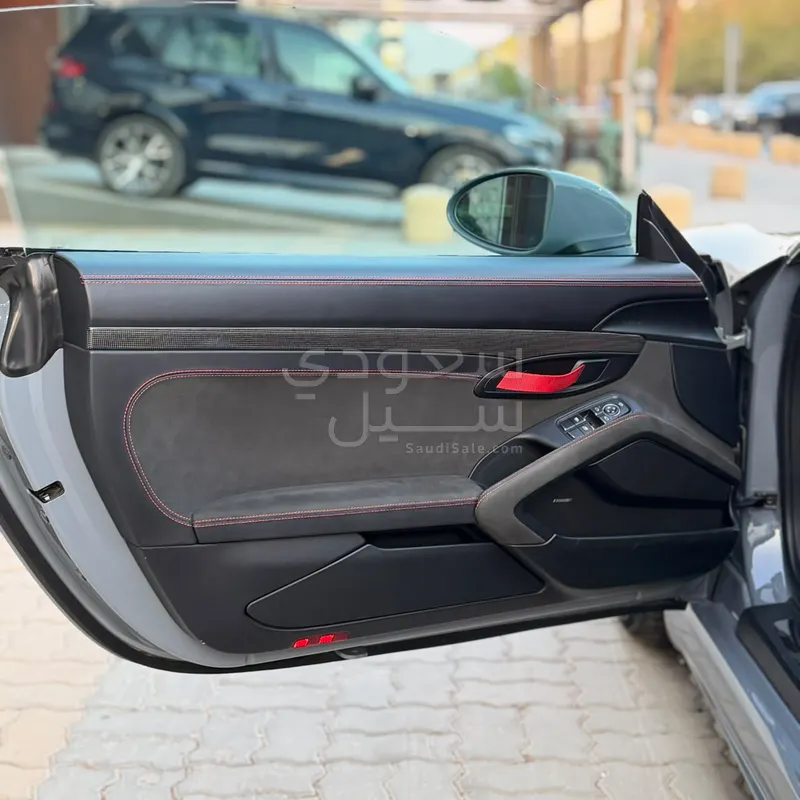 2023 بورش 911 جي تي 4