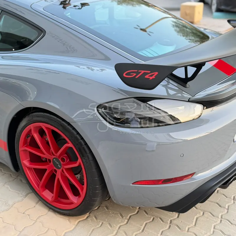 2023 بورش 911 جي تي 4