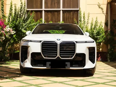 2027 بي ام دبليو الفئة السابعة 735أي