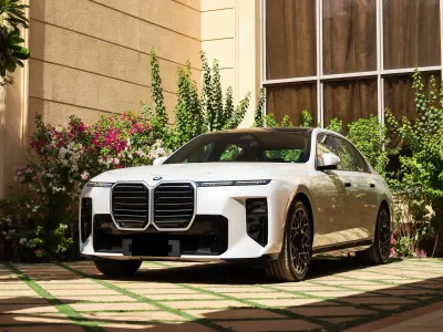 2027 بي ام دبليو الفئة السابعة 735أي