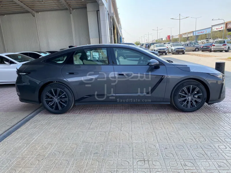 2026 لكزس إي إس 350