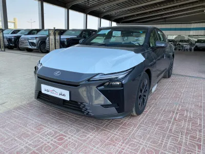 2026 لكزس إي إس 350