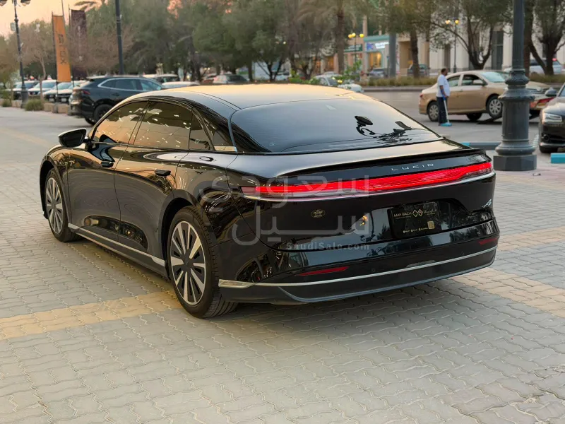 2024 لوسيد اير بيور