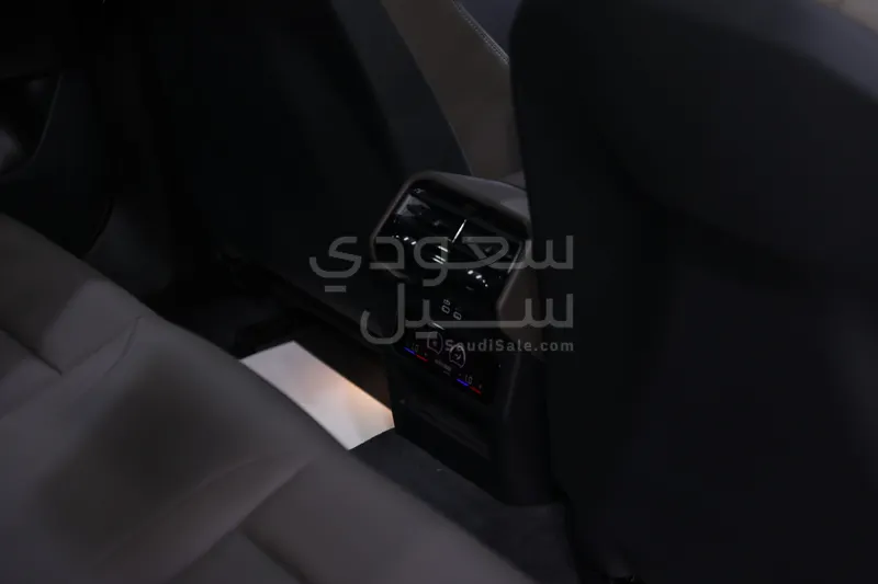 2027 بي ام دبليو الفئة الخامسة 530 إم كت