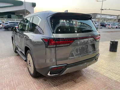 2026 لكزس إل إكس 600 BB