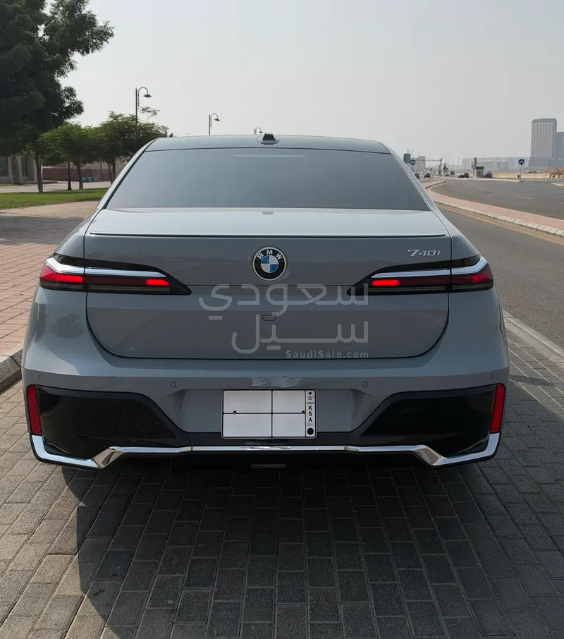 2024 بي ام دبليو الفئة السابعة 740أي