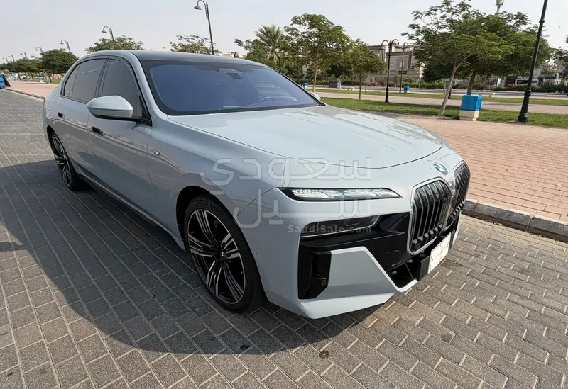 2024 بي ام دبليو الفئة السابعة 740أي