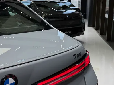 2027 بي ام دبليو الفئة السابعة 735أي