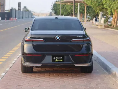 2026 بي ام دبليو الفئة السابعة 735أي