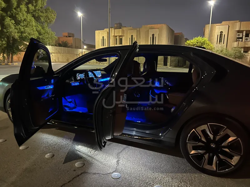 2023 بي ام دبليو الفئة السابعة 760أي