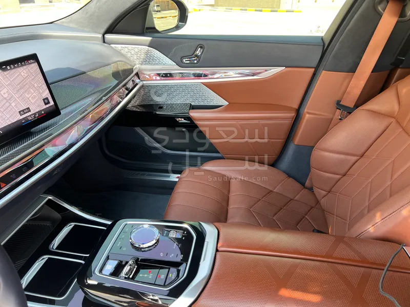 2023 بي ام دبليو الفئة السابعة 760أي